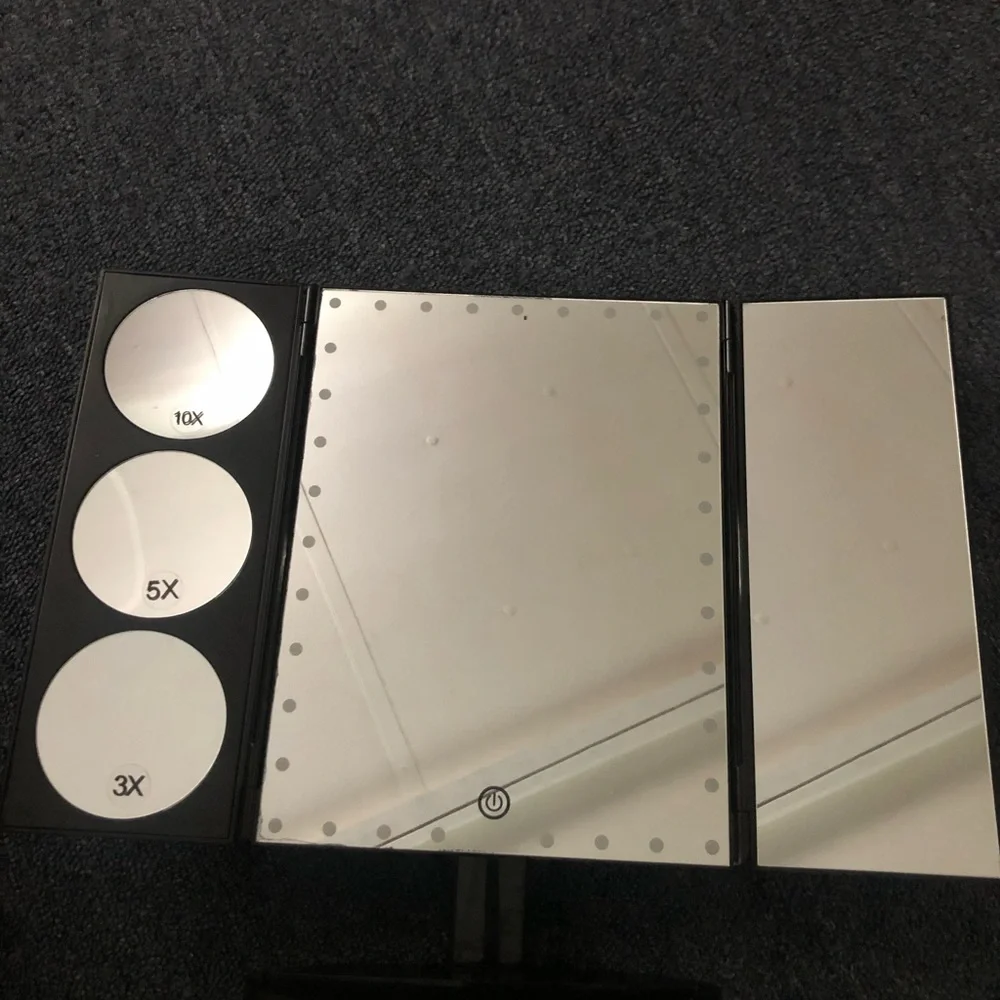 Led light up makeup mirror